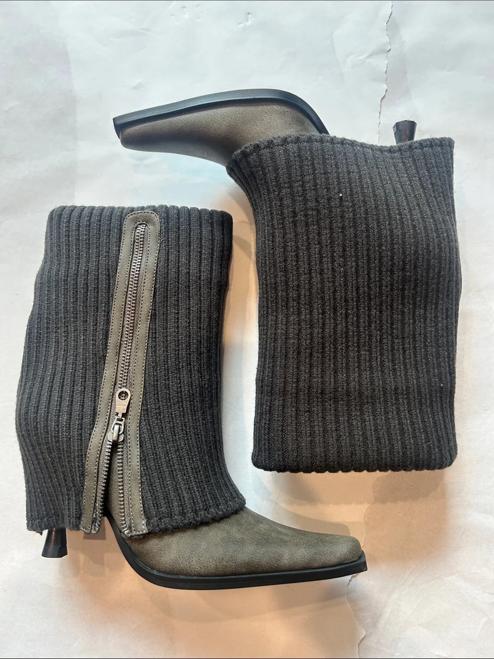 Dolls Kill generation kiss grey Pointed-Toe Knit Ankle Boots knit Side Zipper 8